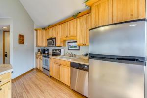 Resort Villa on Lake of the Ozarks! Family Fun Hub