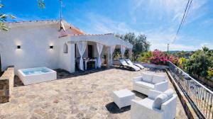 International House San Teodoro