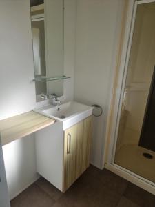 Mobil-home 3 chambres dans camping 4 étoiles