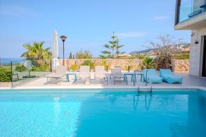 Villa Shlomo-Pool-Near the beach-Kids playground