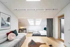 Superior Studio Apartment in City Centre with Terrace, Parking & Self Check-in
