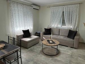 Alexandra Apartment