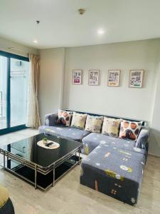 The base condo 2 bed 2 bath by Pupu