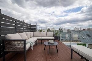 Luxury Budapest Penthouse Parliament Views, Sauna & Terrace