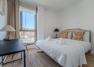 Exclusive with terrace -2 Bdrs 2 Baths -Castellana