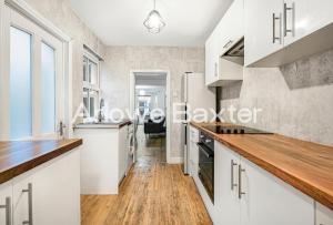 Homely 3-Bedroom Retreat with Garden & Living Room