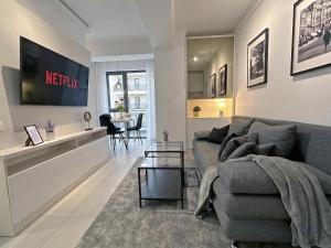 Parliament 1BR Apartment by Wayfaris