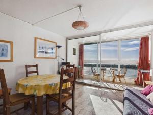 Appartement 2 pièces avec terrasse en front de mer à louer - FR-1-423-181