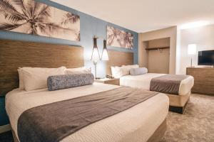 Beachfront Oasis: Deluxe 3 Bedroom 18th Floor