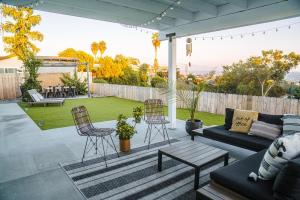 Luxury House - Awesome Views - 15m from DT & beaches