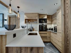 Appartement 95m², Sud-Est, Jacuzzi, Val dIsère, 4 Suites, Parking, Animaux OK - FR-1-567-73