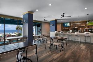 ·Dunes Pool View Standard King Room Your Affordable Retreat by the Pool 4th floor·