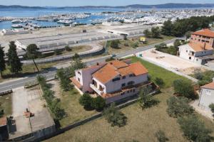 Sukosan apartments nerarby Marina bay