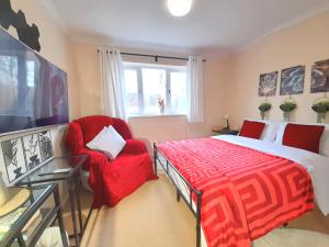 4 Rooms at 34 Forge Cl