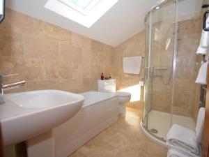 2 Bed in Trefin 53019