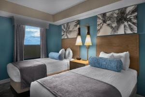 Seaside Splendor: 10th Floor Two Bedroom Condo