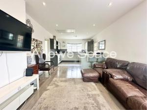 Modern Classic 3-Bedroom Flat