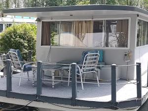Large House Boat