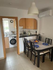 LaAzohia - Modern, Stylish Beach Apartment with Stunning sea views, Pools & Ultrafast Wi-Fi