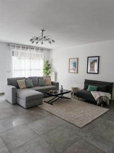 House for 7 people with parking, near Versailles & Paris