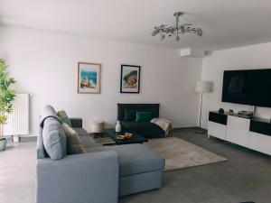 House for 7 people with parking, near Versailles & Paris
