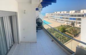 Sea & Pool View Apt 1