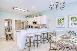 Pelican Manor Unit B