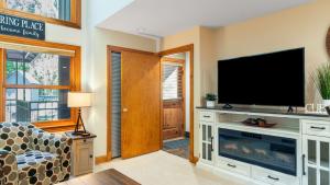 Cimarron Lodge 14 by AvantStay