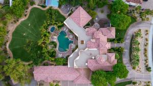 Villa Verbena by AvantStay Expansive Estate w B-ball Court PoolSpa Entertainers Yard