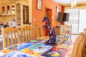 Family 3BR, walk to Beach and Pool Flic en Flac