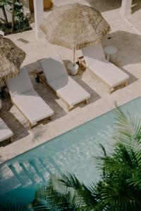Luxury 7BR Compound with Pool, 2 Jacuzzis, Pickleball, Basketball