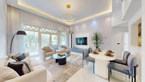 Vacationer Holiday Homes l Chic 2 Bed l Sea Views on the Palm