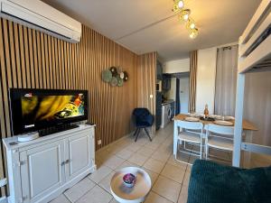 Ecrin de douceur à Port-Camargue piscine et parking