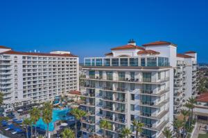 The Waterfront Beach Resort, A Hilton Hotel