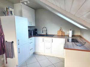 NEW Business Apartment with Private Parking Included