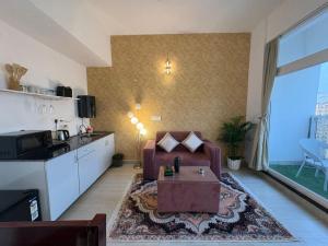 The Urban Luxe Stay