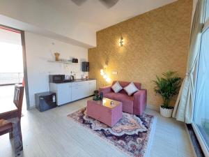 The Urban Luxe Stay