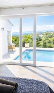 Villa sea views, private pool and walking to beach