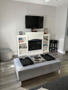 Lake Simcoe Beach Oasis with Backyard and Firepit