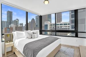 Miami Condo 2BR Rooftop Pool & Gym