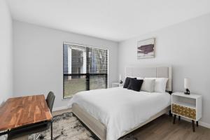 Relaxing 2BR Retreat with Modern Touches