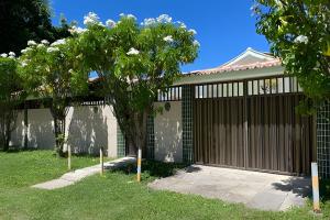 Casa em Enseada dos Corais com 04 quartos