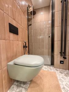 Brand New Boutique Apt in City Center