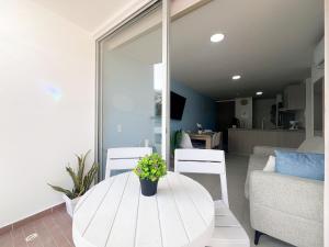 Comodo 2 cuartos AC y piscina