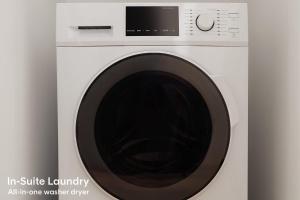 LIVN West Loop Chicago Classic Queen Studio