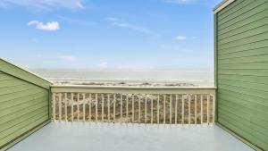 11E Mariners Walk by AvantStay
