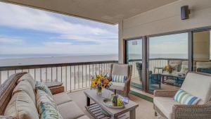 1102 Ocean Club by AvantStay