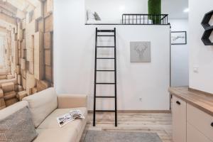 Gallery Home with AC