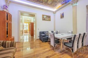 3BR Apartment in Old Town - Self Check-in - Prague 1 - Sleep up to 8