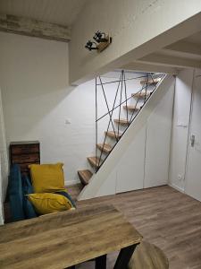 Mini Loft 200m des remparts Climatisation Gare centre à pied Parking gratuit